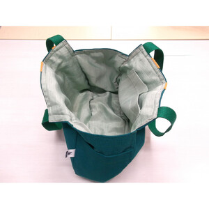 【競走馬調教用ゼッケン使用：ゼッケンバッグ】　トートバッグＬ【1-緑色ゼッケン×橙文字】