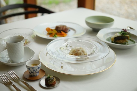 contrast／cafe Lys お食事券15,000円分 チケット お食事券 15,000円分 フレンチレストラン カフェ コース料理 フレンチ ランチ ディナー スイーツ 予約制 食事 自然 誕生日 記念日 八ヶ岳の麓 contrast cafe Lys 山梨県 北杜市 [h319]