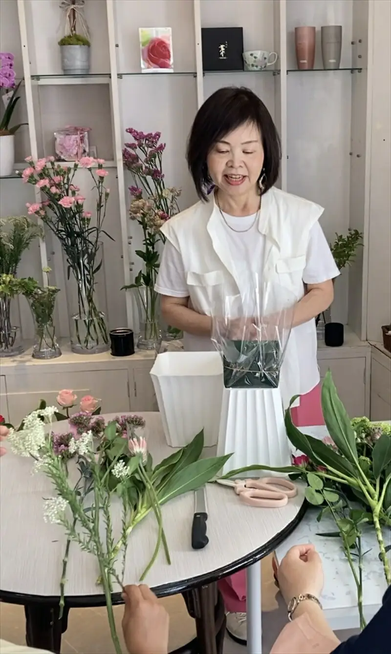 生花BOXアレンジ体験レッスン 【 フラワーアレンジメント 体験 チケット 神奈川県 小田原市フラワー アレンジメント 】