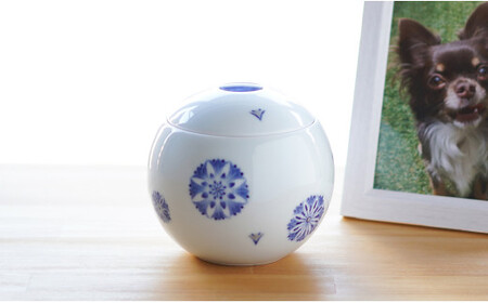 有田焼 Angel’s home 天使たちのおうち YAGURUMA KIKU -ヤグルマ キク-【よう楽庵・たかす】丸型 ペット 骨壺 小型犬 犬骨壺 猫骨壺 動物骨壺 仏具 ミニ 骨壺 メモリアルポット A170-19