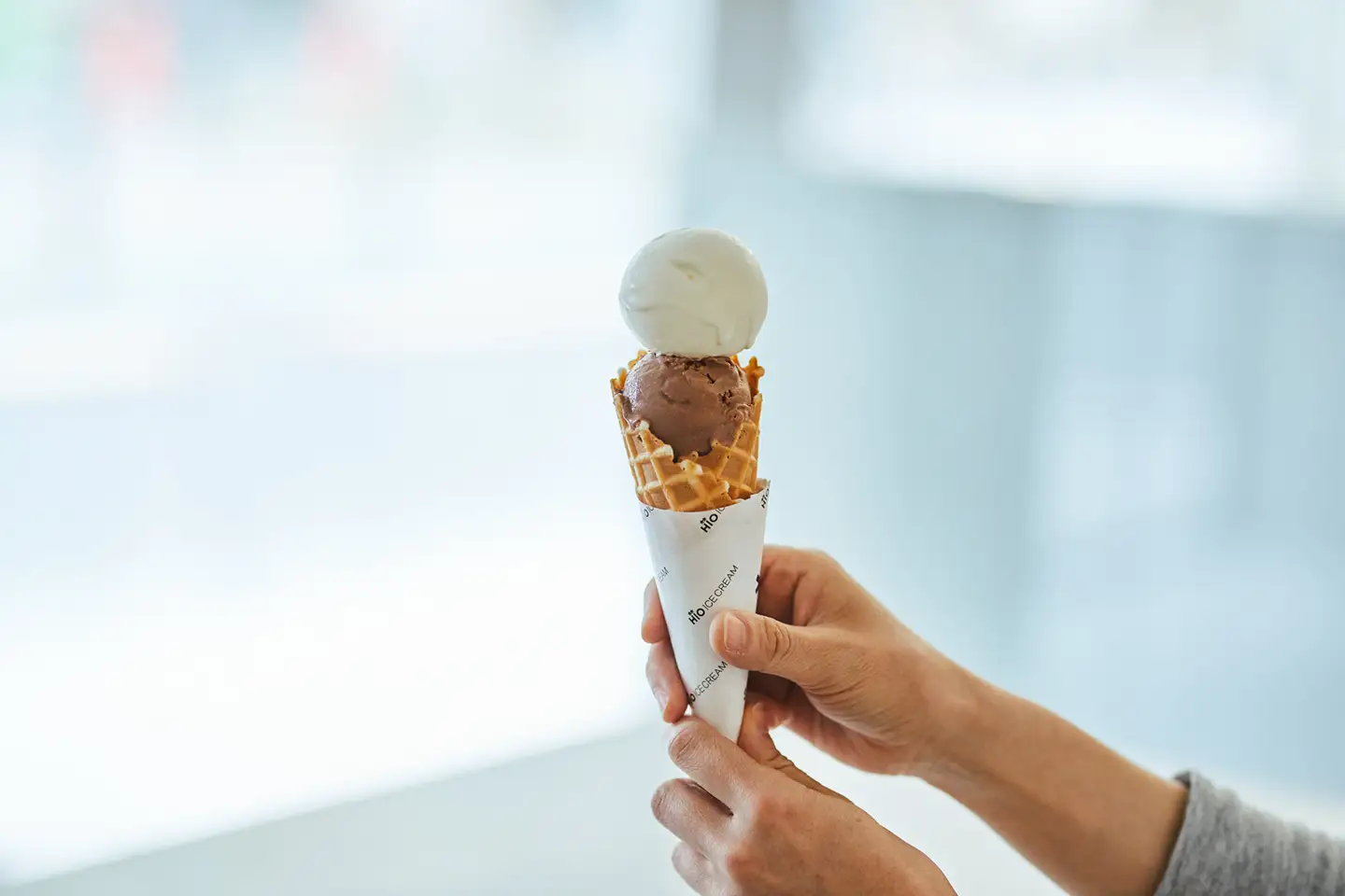 HiO ICE CREAM　美瑛シングルオリジンミルク4個　塩キャラメル2個　フローラルチョコレート2個　計8個【アイス アイスクリーム スイーツ チョコレート キャラメル ミルク お菓子 デザート お取り寄せ 人気 生乳 冷凍 ご褒美 プレゼント 贈り物 おすすめ 】_0008-001-se4