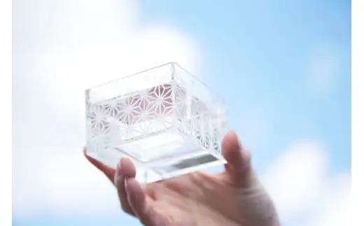 【TOMONARI】アクリル升 mas/mas（マスマス）１合枡　麻の葉【世田谷みやげ】升 食器 酒器 コップ 日用品 工芸品 インテリア アクリル お土産 小物入れ 小物 ギフト プレゼント 贈り物_0049-004-se5