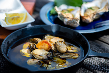 【予約商品】牡蠣　広島　むき身牡蠣800ｇ　矢野水産【配送不可：離島】【配送時期：2027年1月上旬～2027年4月上旬】