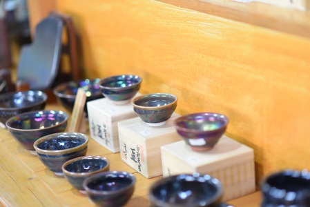 虹の器～窯変天目～地元のシラスを調合した釉薬でつくった、虹色に輝く窯変天目のぐい呑み