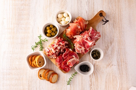 国産豚バラエティー生ハムセット（4種・8p）（計900g） 豚肉 肉加工品 豚モモ 豚バラ 肩肉 スライス 切り落とし パンチェッタ 短冊 コッパスライス サラダ おつまみ 小分け お祝い プレゼント 贈り物 贈答 詰め合わせ お中元 のし