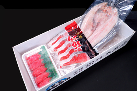 根室海鮮市場＜直送＞無添加天然甘塩紅鮭5切×1P、甘口たらこ200g×1P、一夜干し開きほっけ1枚 G-28064