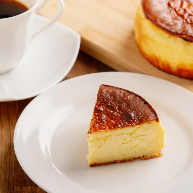 2種のケーキセット（ブランデーケーキ・バスク風チーズケーキ） SRMJ049