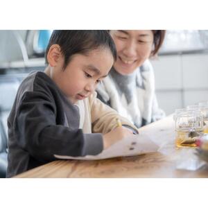 「こどものオチャ」ギフトセット　（3種入り×2個　6種入り×1個）□