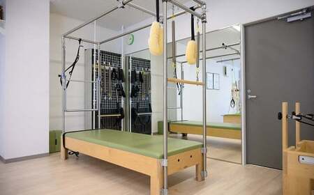 身体を変える！マシンピラティス プライベートレッスン（1回分）  ピラティス レッスン 姿勢改善 筋トレ 体験 チケット