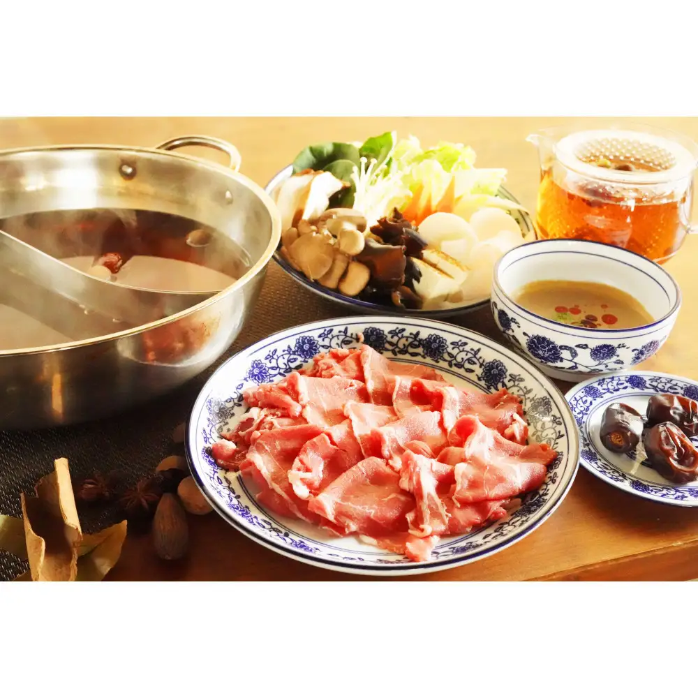 【ザムザムの泉】無化学調味料伝統手作り製法！ 医食同源セット 漢方薬膳牛骨スープ 500ml×3パック＋薬膳味染み牛肉1パック＋自家製辣油1瓶＋2000円分食事券付き 