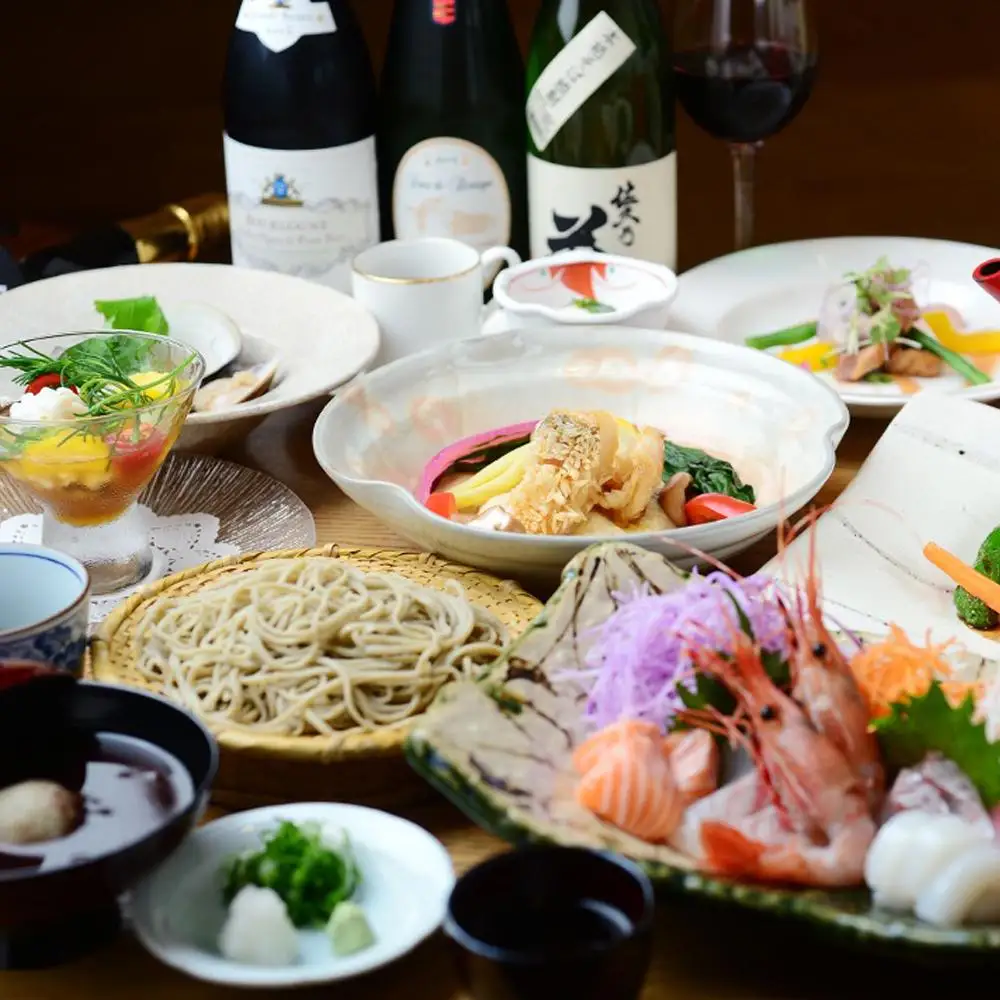 日経新聞お取り寄せランキング全国1位の店　そばの栽培から茹で方まで徹頭徹尾のこだわり　石挽き十割(いしびきじゅうわり)そば　老梅庵（ろうばいあん）食事券￥10,000 【そば 蕎麦 十割そば 石臼 手打ち 食事券 チケット ランチ ディナー 和食 居酒屋 会食 天ぷら 刺身 料理 焼酎 魚 肉 旅行 観光 おすすめ 人気 家族 ファミリー 夕食 昼食 三重県 四日市市 ふるさと納税】