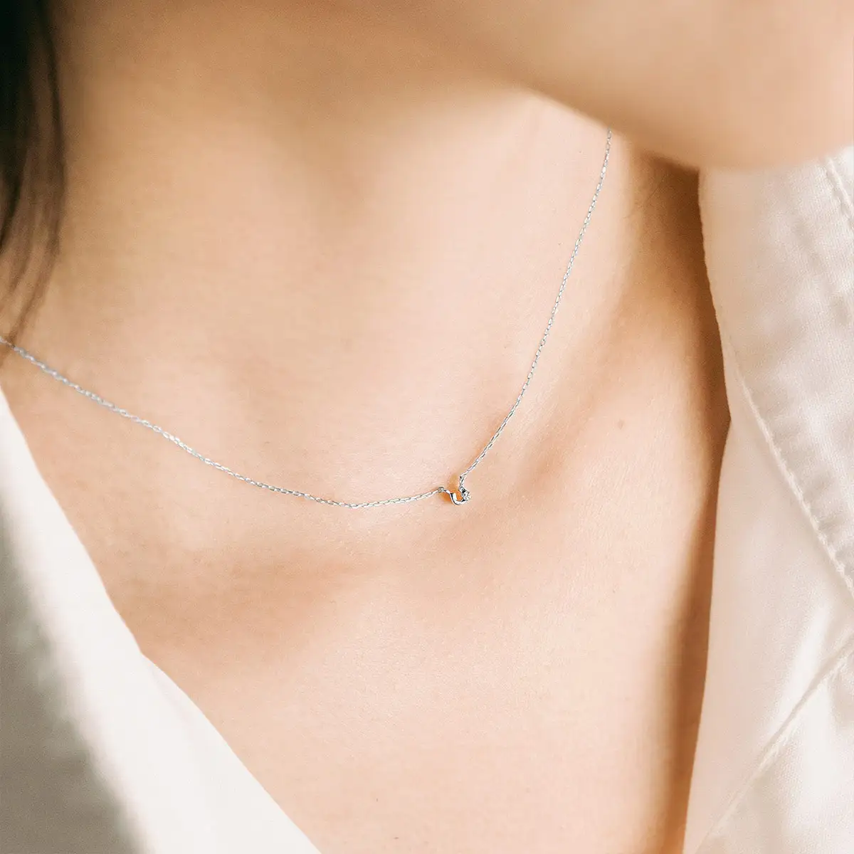 【心葉/京都kokoroba kyoto】K10 天然ダイヤモンド×馬蹄ネックレス「ホワイトゴールド」