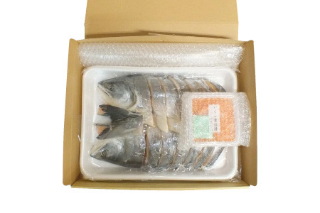 【北海道根室産】時しらず鮭1.5kg×1P・いくら醤油漬け50g×1P F-42013