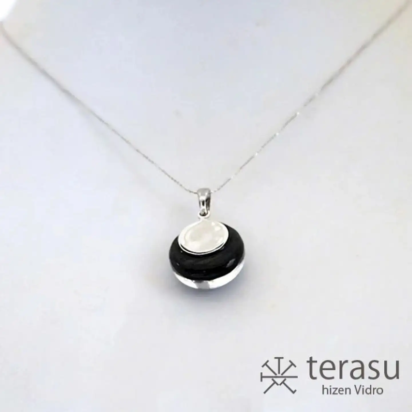 肥前びーどろネックレス（青・丸） 工芸品 伝統工芸品 副島硝子 ガラス アクセサリー ネックレス プレゼント ギフト 母の日 ：B320-009