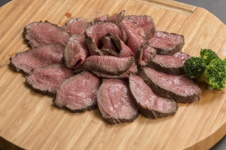 AQ1　宍粟のシカ肉もも600g　【 鹿肉 シカ肉 ジビエ ロース 背ロース もも 赤身 高たんぱく 急速冷凍 冷凍 兵庫県 宍粟市 】