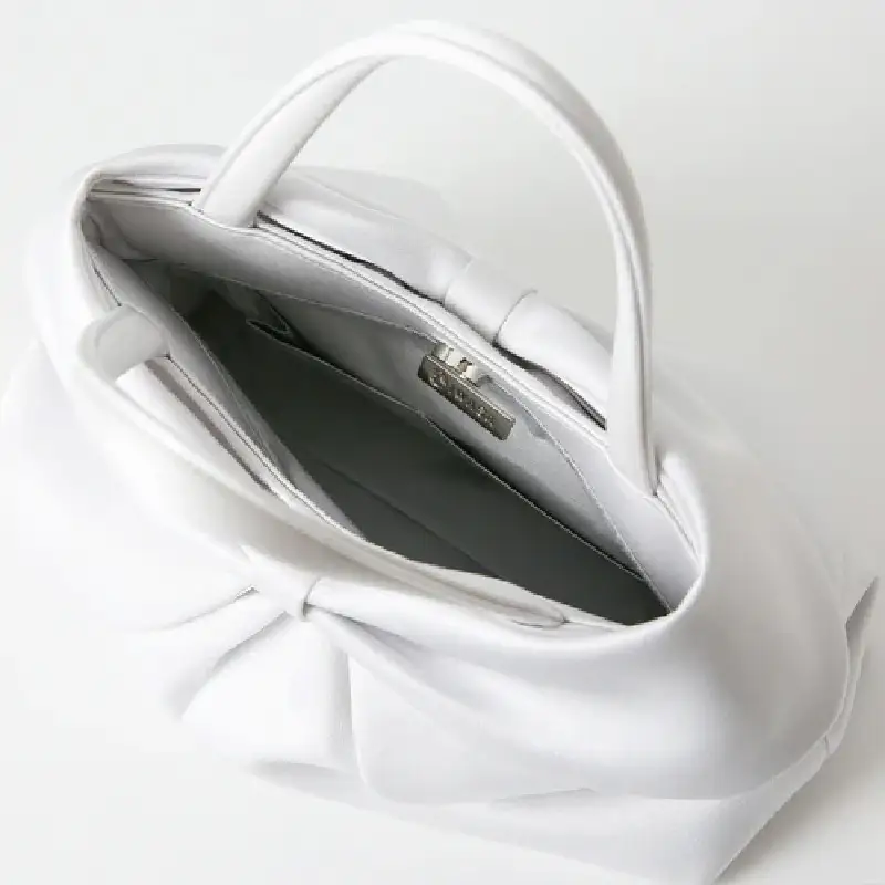 【入卒や結婚式に最適】超軽量リボンモチーフソフトバッグ　アイスグレー〈大きなリボンがふっくらとした仕上がりの「大人かわいい」バッグ〉