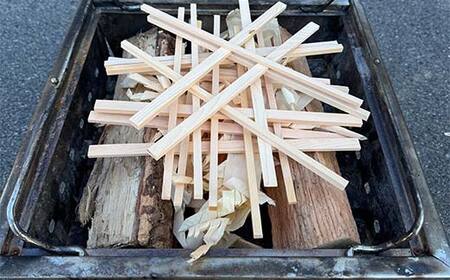 焚火セット 広葉樹 10kg 伊藤林業 薪 まき 針葉樹 焚き付け 簡単 着火 手軽 アウトドア キャンプ キャンプファイヤー 初心者 ビギナー 玄人 中津川産 F4N-1856