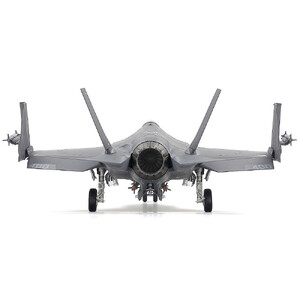 プラモデル 1/48 ロッキード マーチン F-35C ライトニングII タミヤプラモデル