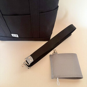 NUNUTOTO　ブラック×グレー　Mサイズ　ショルダーストラップ＆ペットボトルホルダーセット