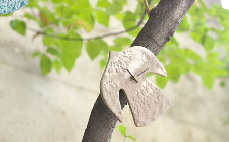 【美濃焼】 happy bird clock ベージュ 多治見市 / 杉浦製陶 掛け時計 タイル 鳥 ギフト[TAO036]