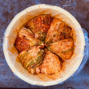 旬野菜で作るうめちゃんの自然派キムチ　おまかせ２種 キムチ 漬物 手作り 自然派 旬野菜 農薬未使用野菜 韓国料理 ご飯のお供 プレゼント 贈答 贈り物 送料無料 山梨県 上野原市