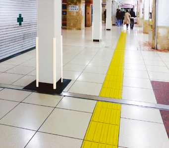 安心クッション　L字型　90cm　小　10本セット　両面テープ付属　ライトグレー ／ 柔らかい 弾力性 耐摩耗性 柱 筋交い 梁 構造物 機械周りの角 突き出た危険な角 ご家庭内 工場 駐車場 安心 安全 千葉県
