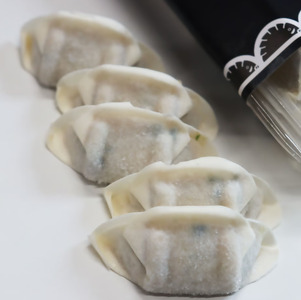春日井の中華料理店四川監修タレなし生餃子「猪天餃子」