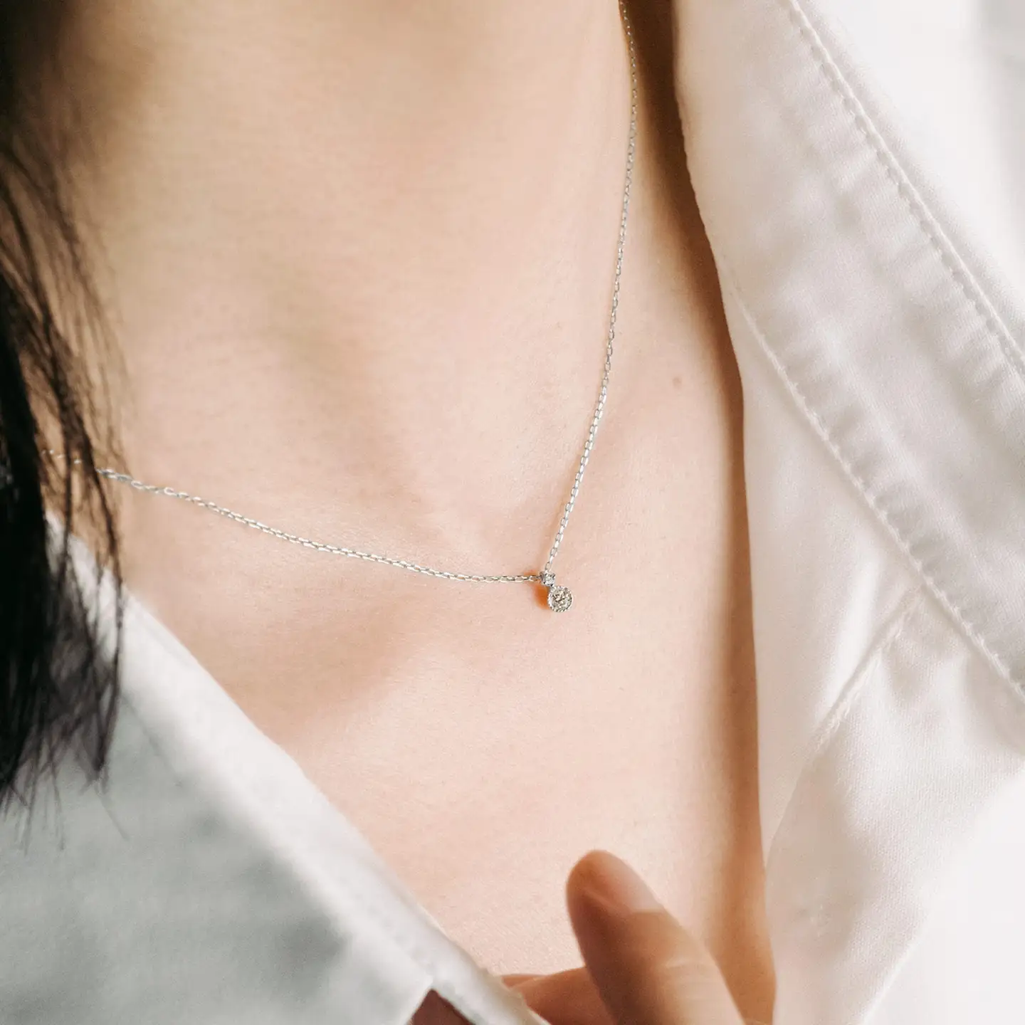 【心葉/京都kokoroba kyoto】K10 天然ダイヤモンド×2石 0.08ct ネックレス「ホワイトゴールド」