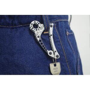 ワザ×大人の遊び心　CFRP Key Holder SLW（シルバー）