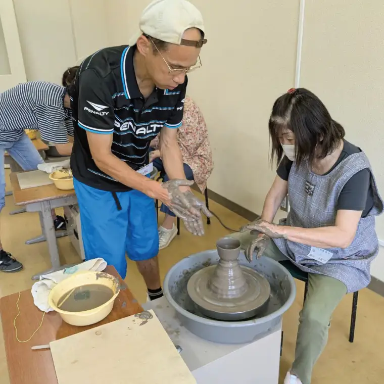 手ひねり体験またはロクロによる陶芸体験　2名様分【陶芸 陶芸体験 体験 チケット 体験チケット 茨城県 北茨城市】(CY001)