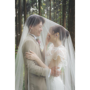 森の中のウェディングフォト