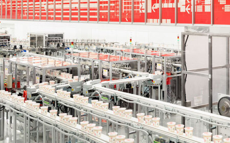 日清カレーメシ 欧風ビーフ 2ケース 計12食 / カレーライス 常温 保存 カップ飯 非常食 保存食 備蓄 まとめ買い / 栗東市 / 日清食品株式会社[BIBI025]