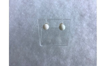 【珊瑚】 ピアス 白珊瑚 K18G