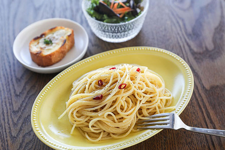 庄内発酵堂 ニンニク塩麹 160g×1個 発酵調味料 簡単 美味しい 万能調味料 国産 健康 腸活 麹 米糀 塩麹 添加物不使用