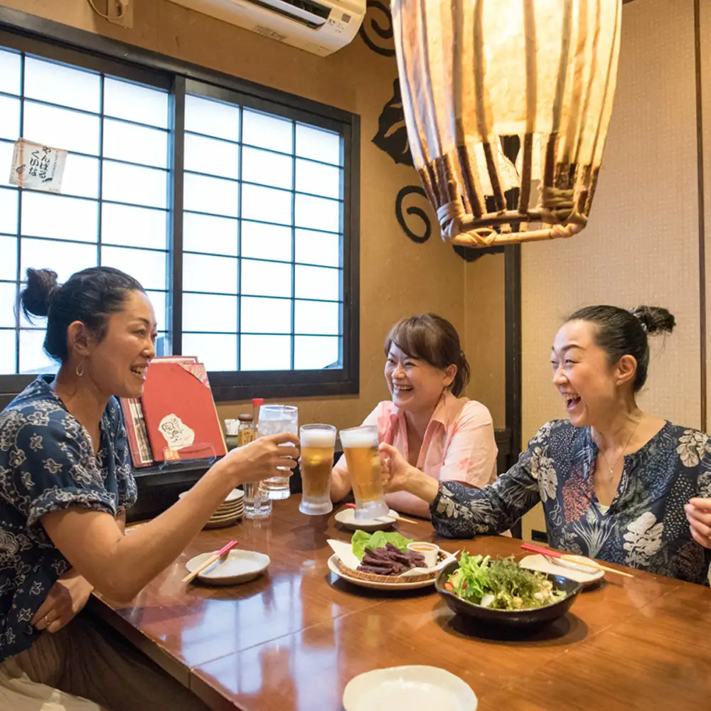 沖縄旅情と本格沖縄料理を提供 琉球ダイニング風と島人 お食事券 100,000円分 ～フード＆ドリンク各100種類以上で使える～【沖縄料理 ビアガーデン BBQ 泡盛 沖縄民謡 沖縄ポップス エイサー ライブステージ お食事券 ギフト券 プレゼント 三重県 四日市市 ふるさと納税】