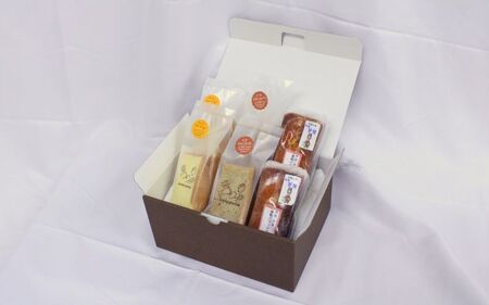 シフォンケーキと伊賀の銘酒 芭蕉酒粕パウンドケーキの詰合せ【mnma0003】