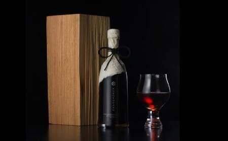 KUROKOHAKU （16度 720ml×1本） ／ お酒 日本酒 貴醸酒 貴醸酒古酒 テロワール 木箱 和紙 ギフト 贈り物 ボトル 芳醇 濃厚 香り 常温 山形県 白鷹町