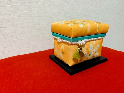 【限定１品】にほんちゃばこ 黄色・装飾桐箱(水彩画風)