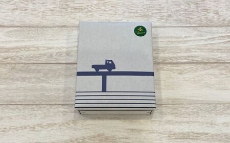 大粒栗 の 甘露煮 まるごと！「一粒栗ギフト」パウンドケーキ 4個セット 焼き菓子 洋菓子 スイーツ デザート 国産 栗 くり マロン ケーキ お茶菓子 贈り物 個包装 お取り寄せ 高知県 高知 四万十市 四万十 しまんと 26-0033