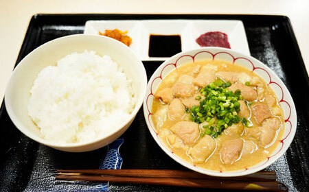 純国産馬 馬ホルモン煮込み 約500g / 馬肉 ホルモン 煮込み 熊本県 菊陽町【株式会社古閑ファーム】[BHDF019]