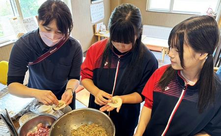 上富良野高校 コラボ開発「豚さがり餃子」 40個入り×3パック ( ご当地グルメ 餃子 中華 冷凍 食品 簡単 おかず 手作り 道産 上富良野町 北海道 )