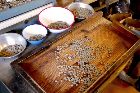 コーヒー豆 「ブルーマウンテンNo.1」 300g と 「コーヒーミル」 の セット [珈琲Chiba 福岡県 筑紫野市 21761267]