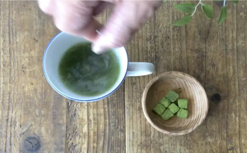コロコロ抹茶キューブ　桜（微糖）（30個入り×4箱）〈 有機 オーガニック 無農薬 宇治抹茶 抹茶キューブ 凍結乾燥 抹茶 桜フレーク〉