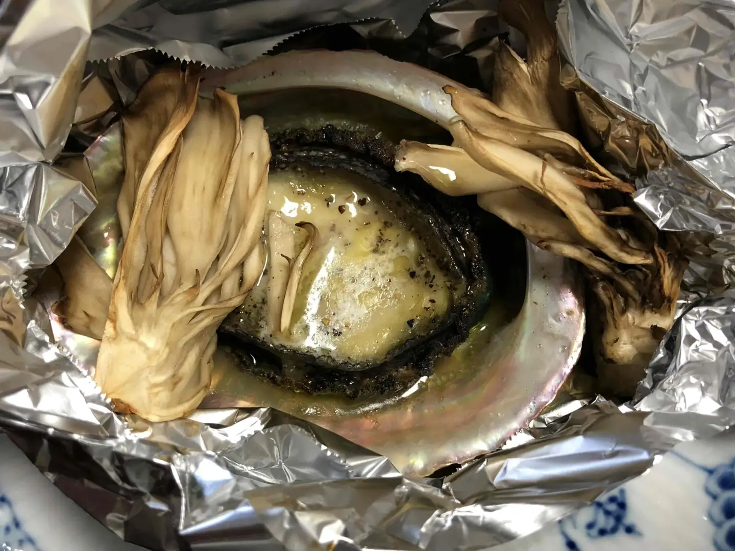 竹中水産の天然小アワビ、殻付きのままでバター焼き1.2kg前後(10～15個目安)【H22-248】【配送不可地域：離島・北海道・沖縄県】【1073905】 YWTM066