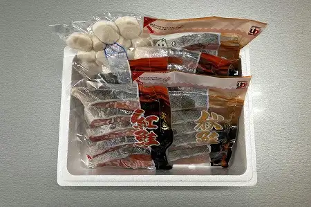 ほたて貝柱300g・鮭切り身2種 B-18017