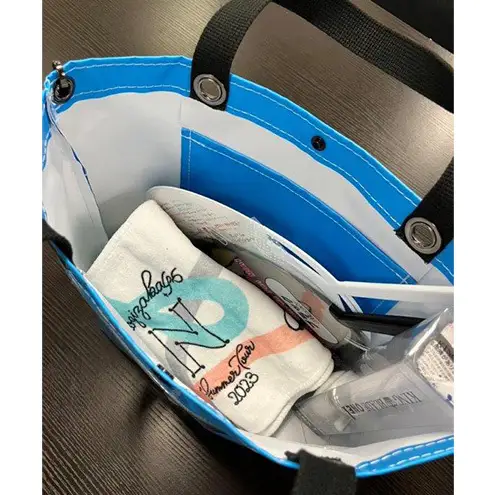 【アップサイクルバック】遠くからでも目立つ！イベントにぴったりの推し活バッグ　軽くて丈夫・濡れてもOKな横断幕の生地　選べるカラー ピンク　イエロー　ブルー ブルー