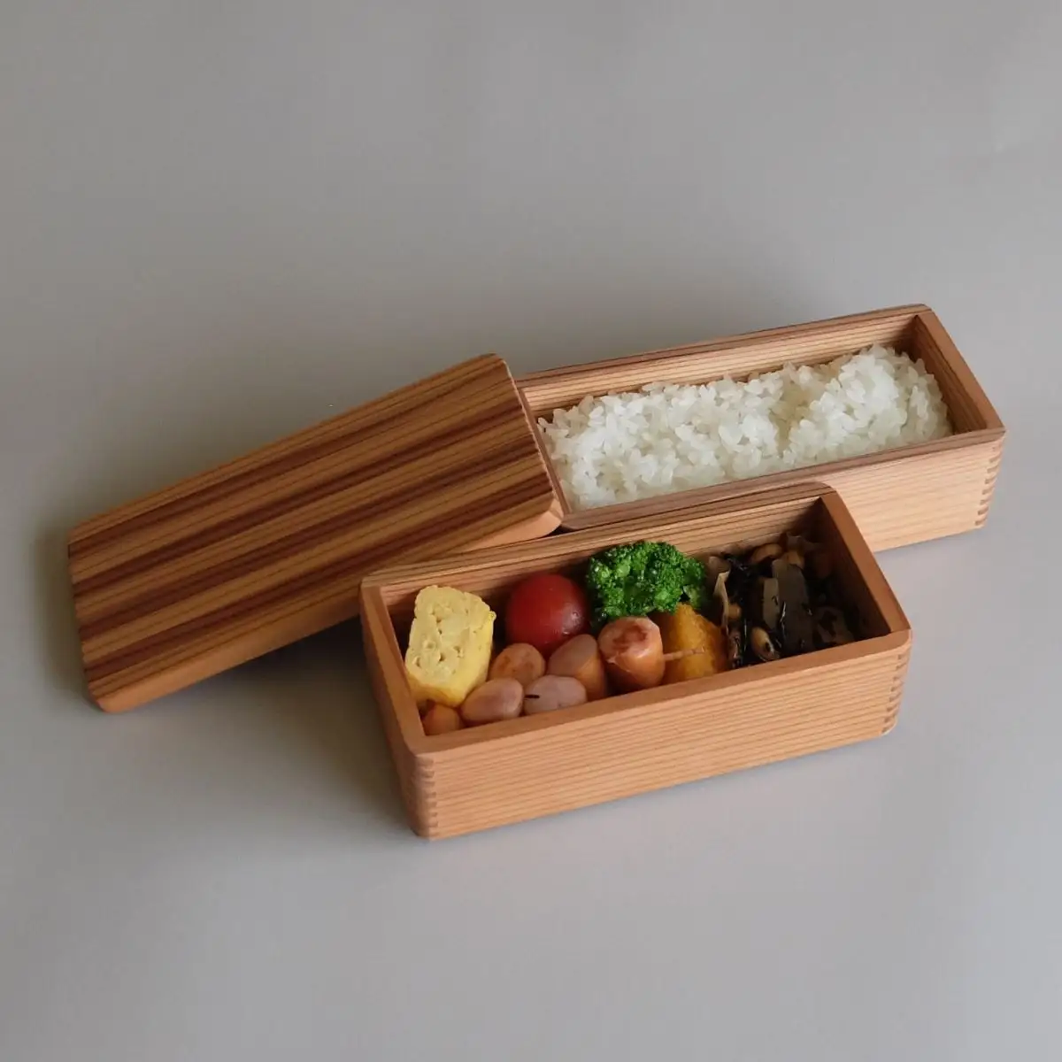 山武杉のお弁当箱　縞　小２段　640ml　（320ml×2）/ふるさと納税 山武杉 天然木 お弁当箱 2段 自然 ぬくもり 杉 ギフト プレゼント 千葉県 山武市 SMP012