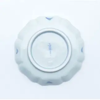 有田焼 素朴でかわいらしい色絵兎 小皿【まるぶん】まるぶんオリジナル 食器 器 うつわ 磁器 陶磁器 小皿 取り皿 染付 手描き 和風 かわいい A10-281
