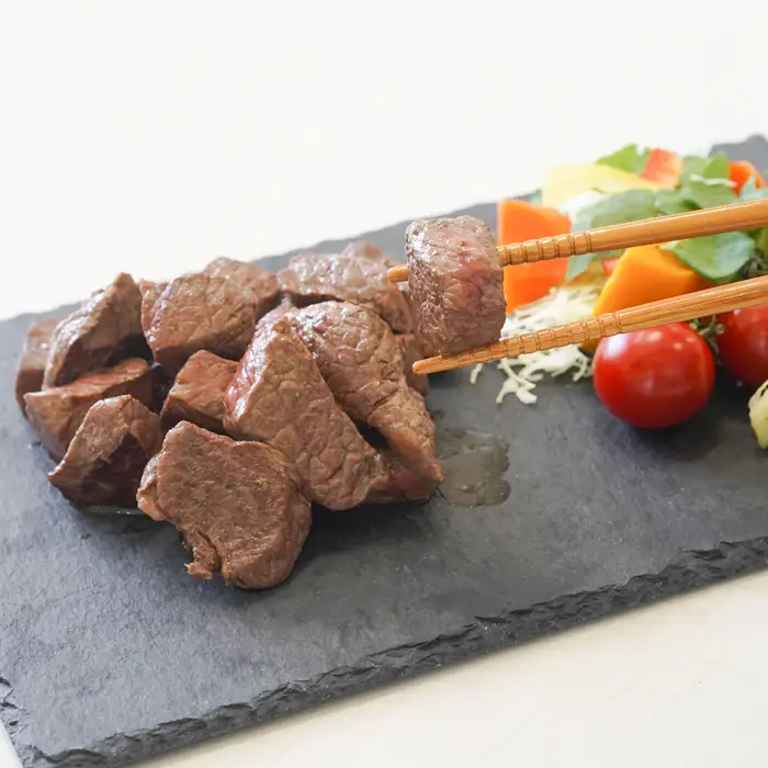 淡路牛 赤身サイコロステーキ　500g（250ｇ×2パック）サイコロステーキ
