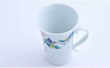 有田焼 マグカップ 山茶花文【赤絵白磁硯処 雪月花】食器 うつわ 器 磁器 陶磁器 コップ カップ マグカップ 花 山茶花 さざんか 椿 つばき 手描き A40-368